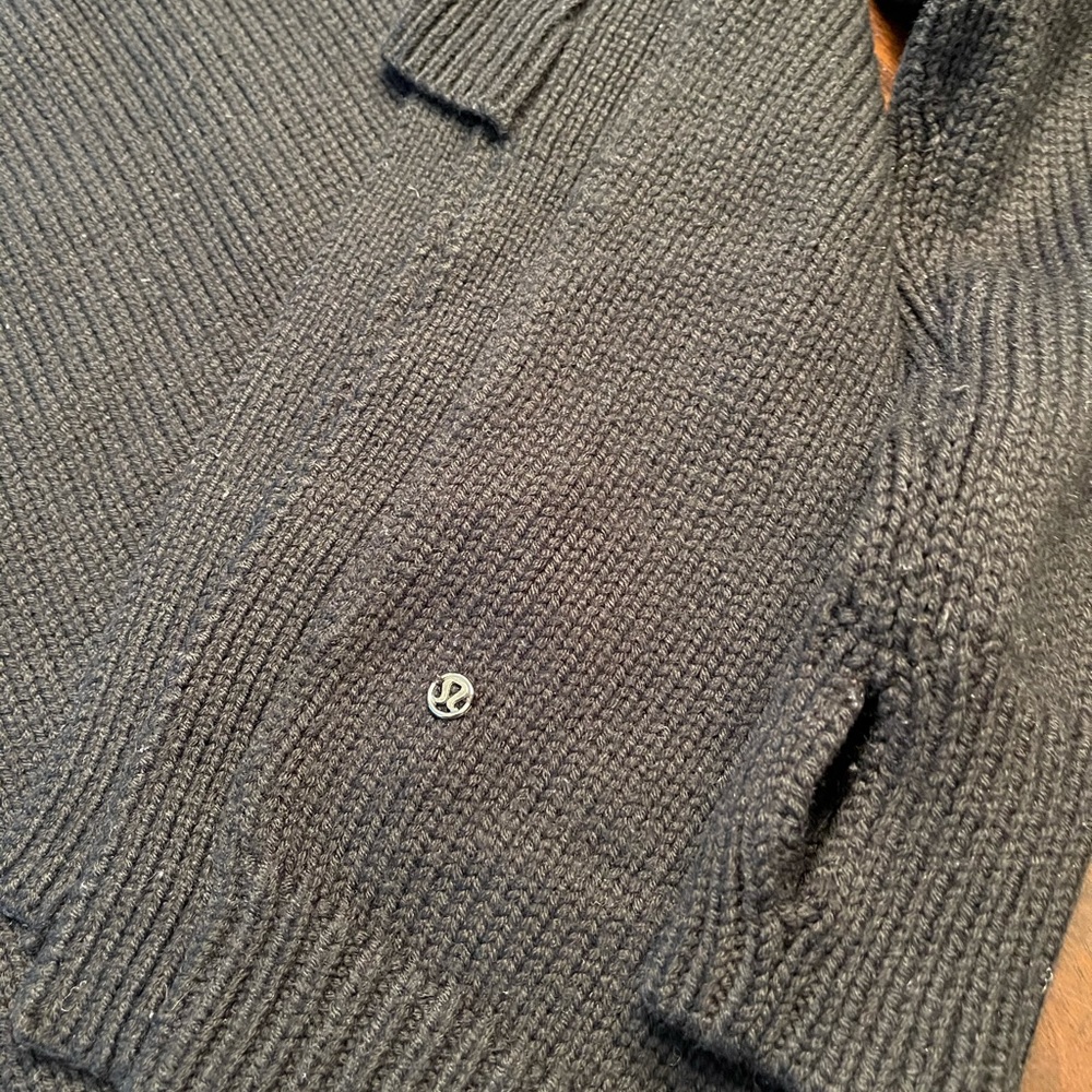 Women’s LuluLemon Sweater